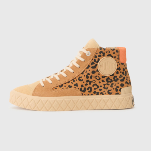Baskets montantes femme Dessus cuir Fermeture éclair+lacet Talon plat PALLADIUM Palla Ace Chukka Coloris camel imprimé léopard