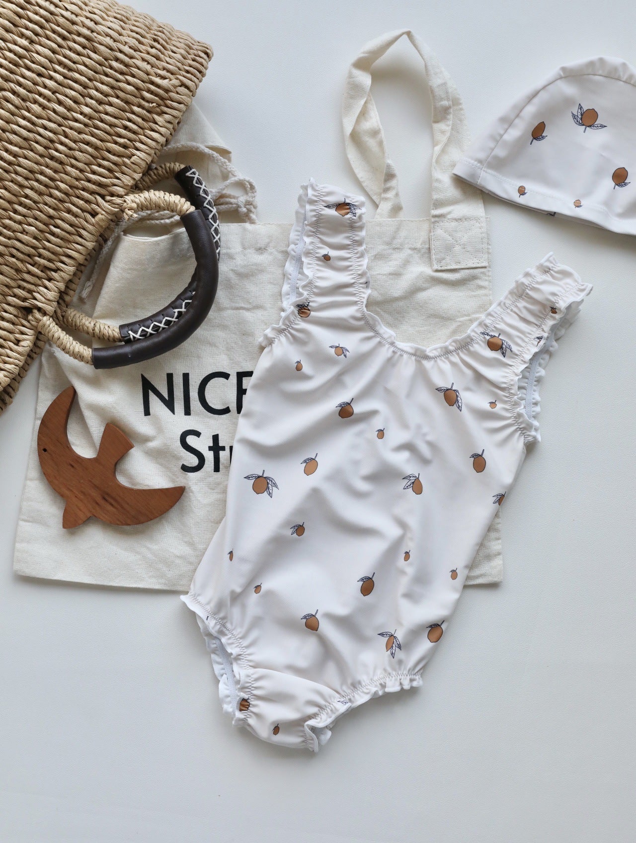 Maillot de bain une pièce anti-chlore pour fille – Protection UV & séchage rapide avec bonnet – Image 4